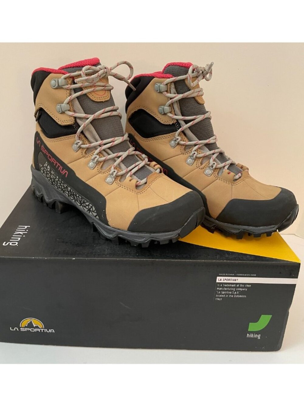 La Sportiva Nucleo High II GTX Women’s Hiking Boots Size 7.5 Goretex - NEW